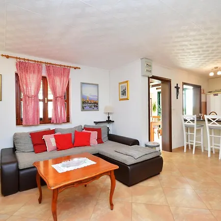 Home, Bozic * Cvrljevo