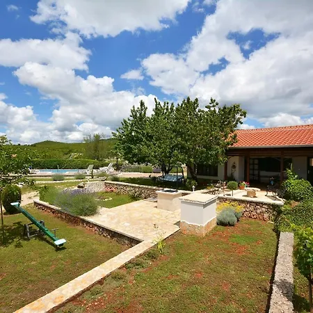 בית נופש Home, Bozic Cvrljevo