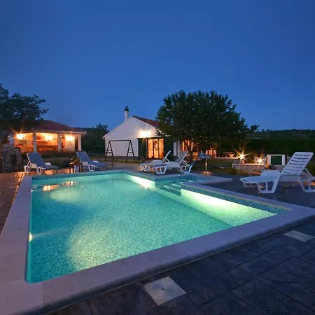 Prázdninový dům Home, Bozic *