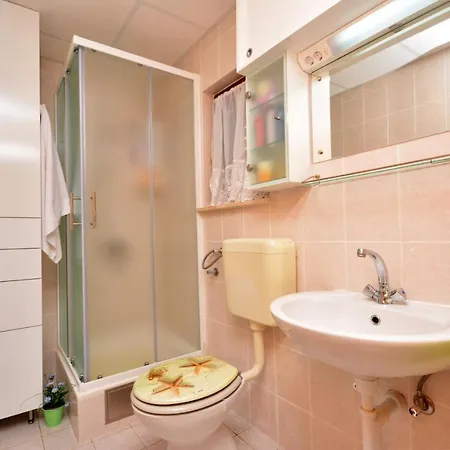 Home, Bozic Prázdninový dům Cvrljevo