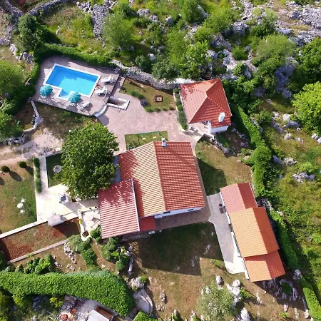 בית נופש Home, Bozic Cvrljevo