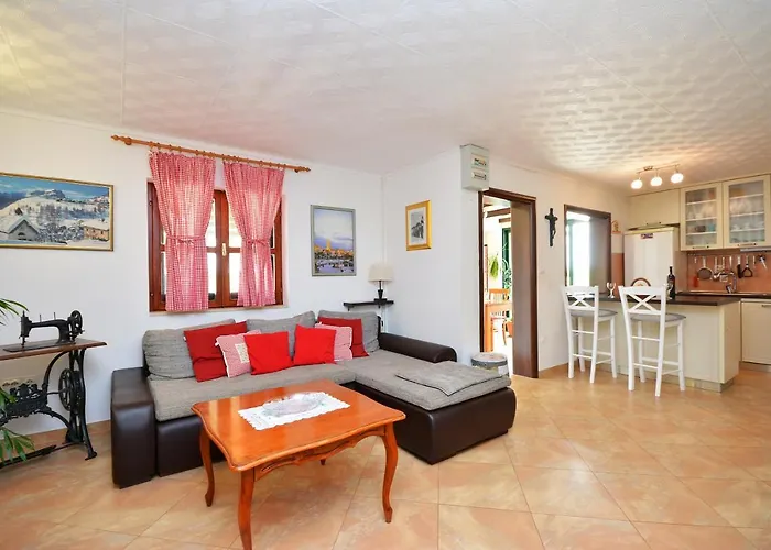 Home, Bozic * Cvrljevo