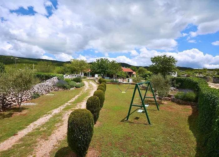 Holiday home Home, Bozic