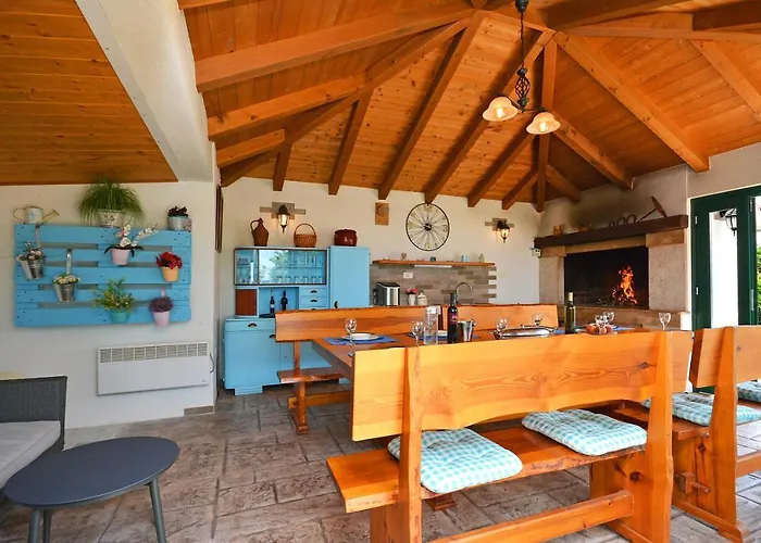 בית נופש Home, Bozic *