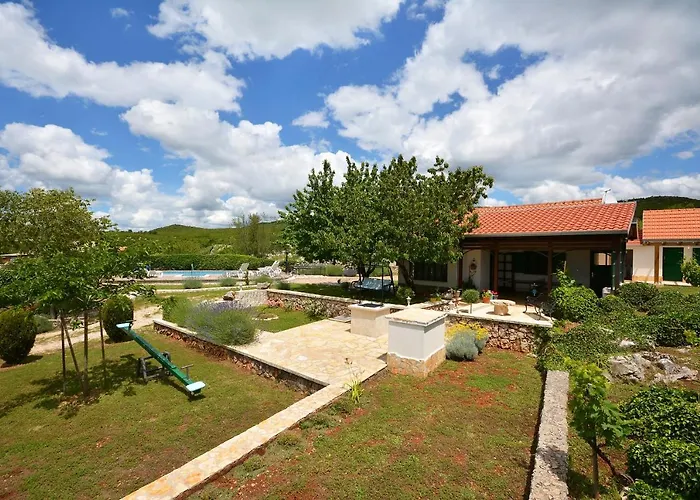 בית נופש Home, Bozic Cvrljevo