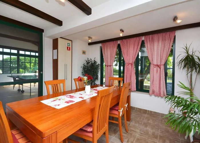 בית נופש Home, Bozic *