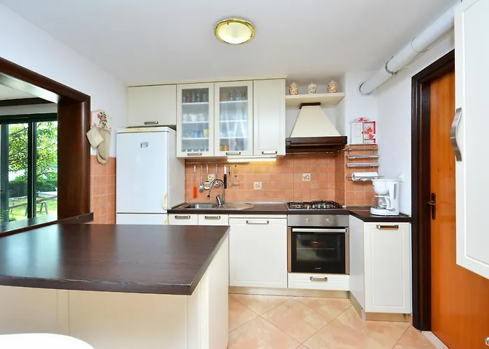 Home, Bozic בית נופש *